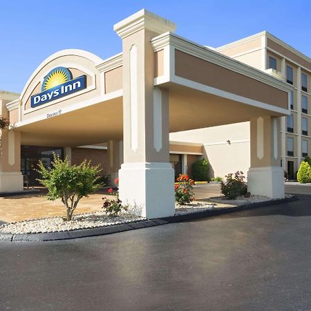 Days Inn By Wyndham Rome Downtown Exterior photo